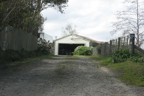 Photo of property in 924 Makerua Road, Tokomaru, Palmerston North, 4474