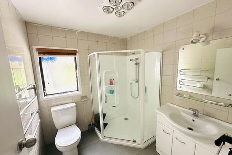 Photo of property in 5 Sandiacre Way, Browns Bay, Auckland, 0630