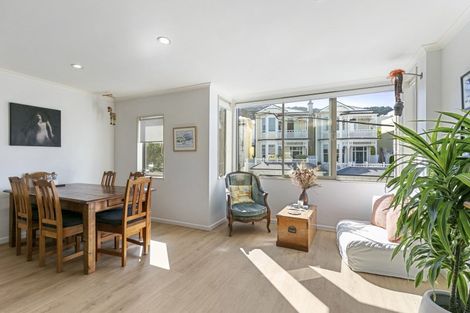 Photo of property in 2/15 Roxburgh Street, Mount Victoria, Wellington, 6011
