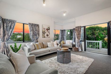 Photo of property in 28 Bellbird Rise, Murrays Bay, Auckland, 0630