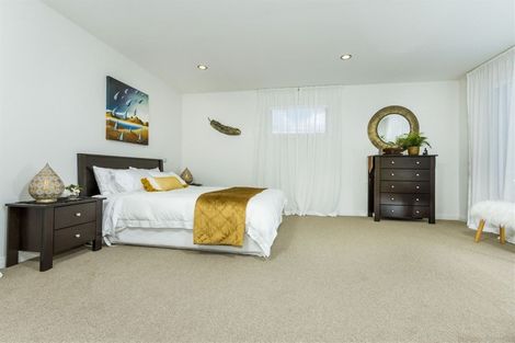 Photo of property in 3/309 Beach Road, Campbells Bay, Auckland, 0630