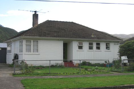 Photo of property in 17 Farmer Crescent, Taita, Lower Hutt, 5011