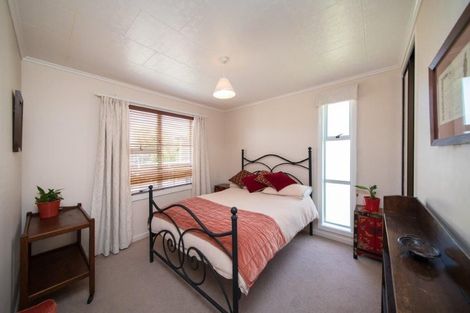 Photo of property in 30 Battersea Place, Roslyn, Palmerston North, 4414