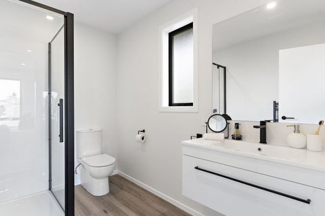 Photo of property in 7 Chisholm Place, Carterton, 5713