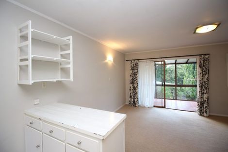 Photo of property in 1/404 Glenfield Road, Glenfield, Auckland, 0629
