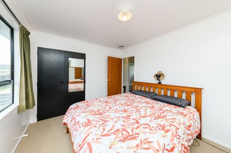 Photo of property in 33 Escort Grove, Awapuni, Palmerston North, 4412