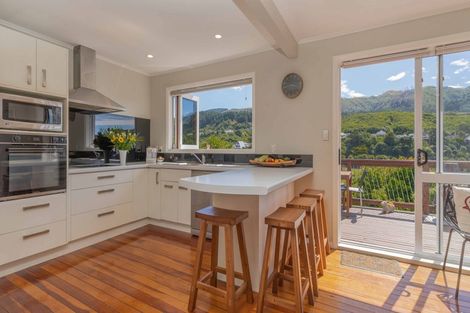 Photo of property in 51 Handyside Street, Tawa, Wellington, 5028