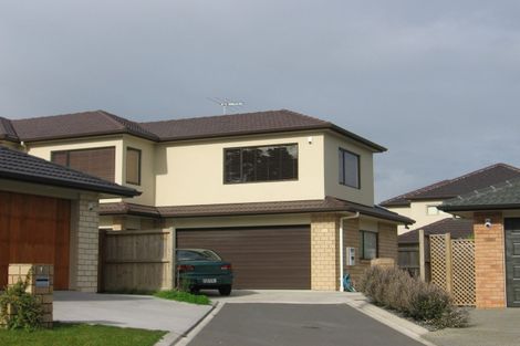 Photo of property in 8 Tsar Court, Flat Bush, Auckland, 2016