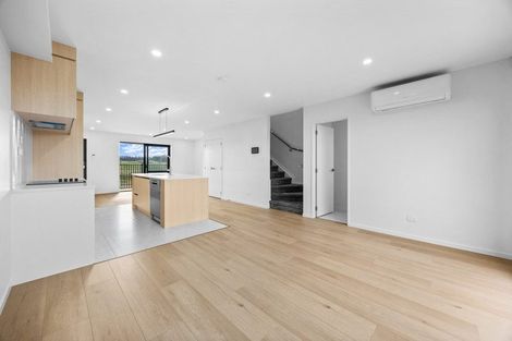 Photo of property in 6 Harikoa Way, Karaka, 2113