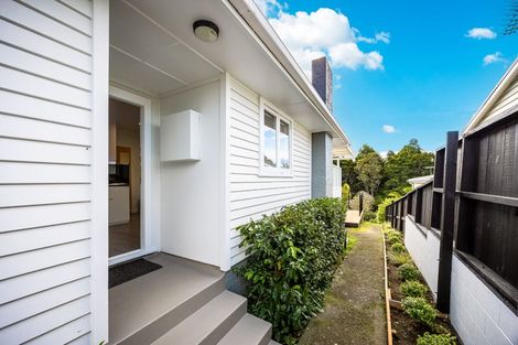 Photo of property in 40 Pupuke Road, Hillcrest, Auckland, 0627