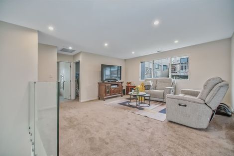 Photo of property in 11 San Casello Rise, Henderson, Auckland, 0612