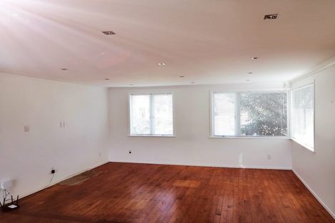 Photo of property in 16 Jamaica Place, Blockhouse Bay, Auckland, 0600