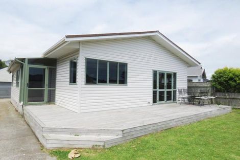 Photo of property in 53 Wallace Place, Westown, New Plymouth, 4310