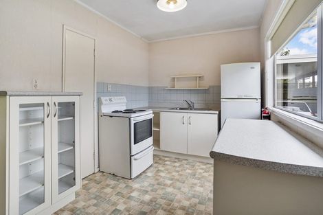 Photo of property in 2/1 Golf Road, New Lynn, Auckland, 0600