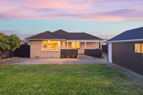 Photo of property in 51 Bickerton Street, Wainoni, Christchurch, 8061