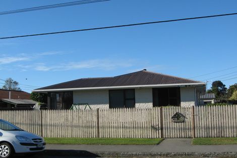 Photo of property in 67 Palmers Road, New Brighton, Christchurch, 8083