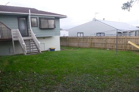 Photo of property in 12 Sumich Place, West Harbour, Auckland, 0618