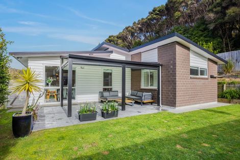 Photo of property in 11 Banks Boulevard, Whitby, Porirua, 5024