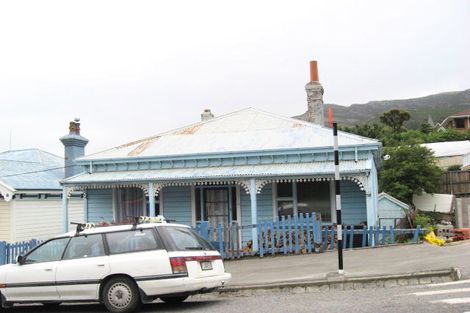 Photo of property in 33 Oxford Street, Lyttelton, 8082