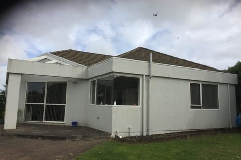 Photo of property in 19 Suncrest Drive, West Harbour, Auckland, 0618