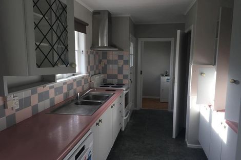 Photo of property in 66 Stewart Drive, Newlands, Wellington, 6037