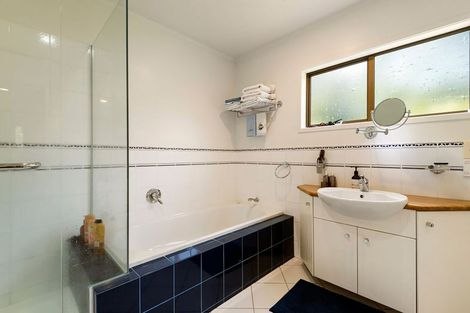 Photo of property in 20 Barlow Place, Chatswood, Auckland, 0626