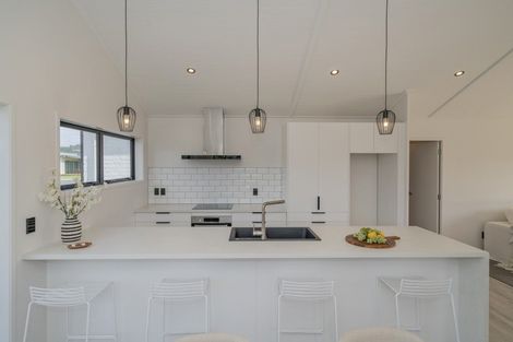 Photo of property in 26 Palm Drive, Whitianga, 3510