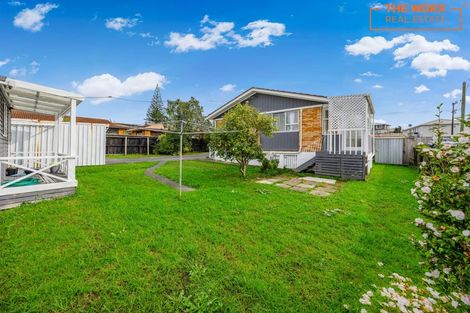 Photo of property in 2/17 Roberts Road, Te Atatu South, Auckland, 0610