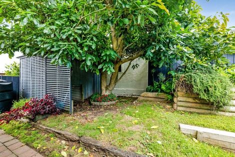 Photo of property in 28 Paynters Avenue, Strandon, New Plymouth, 4312