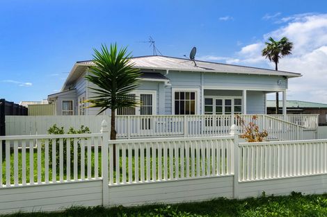Photo of property in 1 Village Place, Tuakau, 2121