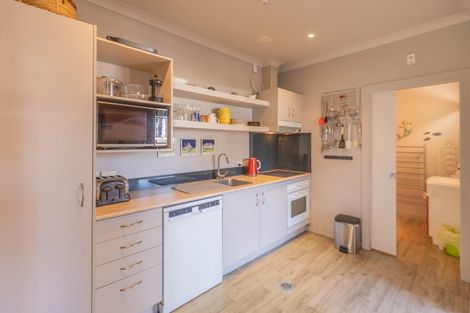 Photo of property in Mclean Towers, 2a/3 Shakespeare Road, Napier South, Napier, 4110