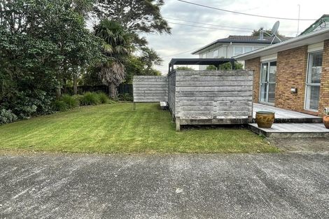 Photo of property in 106 Sturges Road, Henderson, Auckland, 0612