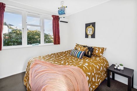 Photo of property in 100 Helston Road, Paparangi, Wellington, 6037