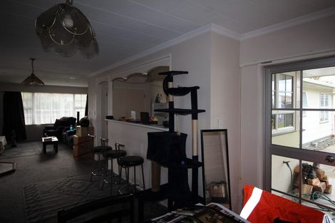 Photo of property in 27 Dunk Place, Milson, Palmerston North, 4414