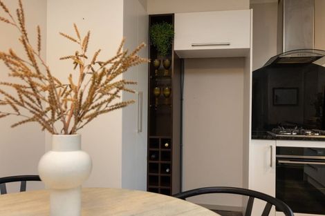 Photo of property in 25 Winston Avenue, Hokowhitu, Palmerston North, 4410