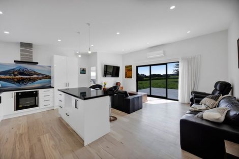 Photo of property in 203 Kakaramea Road, Kakaramea, Patea, 4598