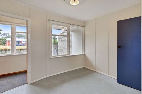 Photo of property in 4 Matipo Street, Castlecliff, Wanganui, 4501
