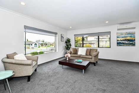 Photo of property in 15 Rathmar Drive, Manurewa, Auckland, 2105