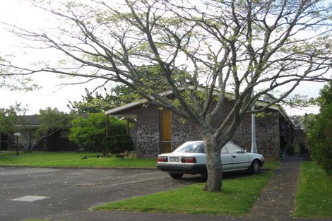 Photo of property in 12 Challen Close, Conifer Grove, Takanini, 2112