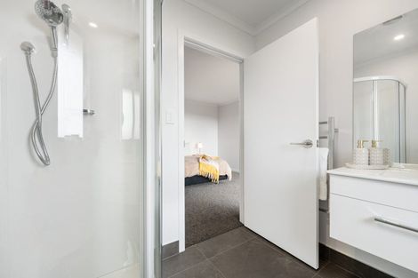 Photo of property in 57 Atlantic Drive, Fitzherbert, Palmerston North, 4410