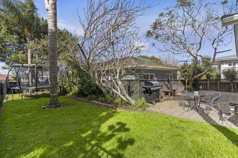 Photo of property in 19 Patons Road, Howick, Auckland, 2014