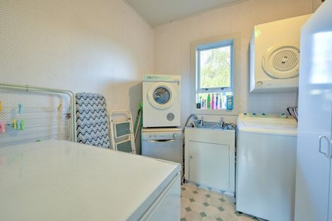 Photo of property in 93 Seaward Road, Edendale, 9825