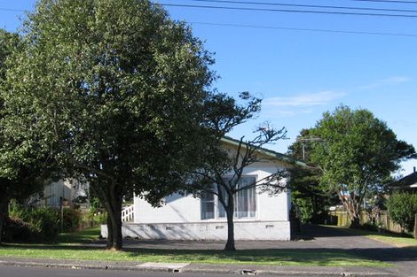Photo of property in 1/3 Exmouth Road, Northcote, Auckland, 0627