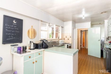 Photo of property in 10 Kopara Grove, Stokes Valley, Lower Hutt, 5019