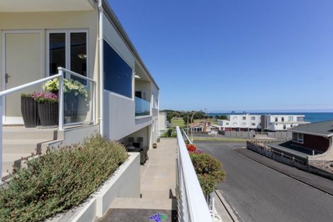 Photo of property in 4 Hamblyn Street, Strandon, New Plymouth, 4312