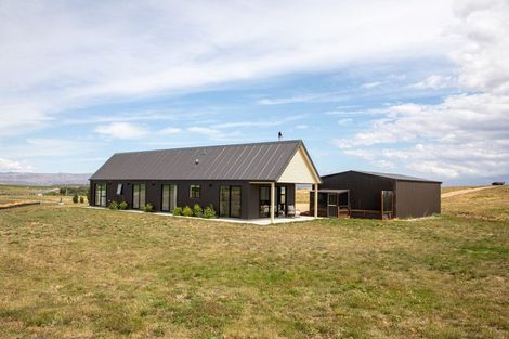 Photo of property in 20 Golden Heights Road, Springvale, Alexandra, 9393