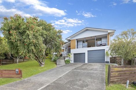 Photo of property in 79 Albatross Road, Red Beach, 0932