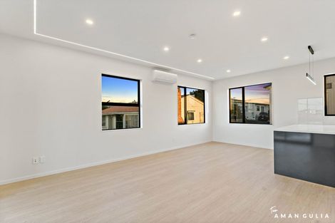 Photo of property in 1/16 Binsted Road, New Lynn, Auckland, 0600