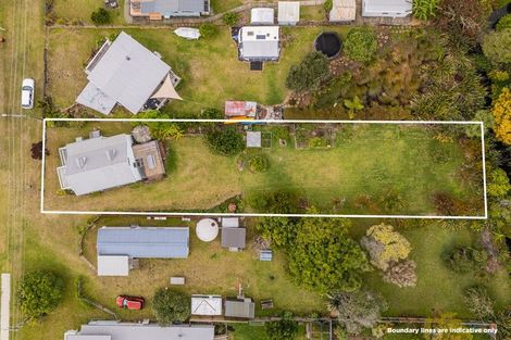 Photo of property in 12 Captain Cook Road, Cooks Beach, Whitianga, 3591