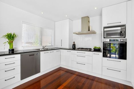 Photo of property in 8a Tipau Street, Torbay, Auckland, 0630